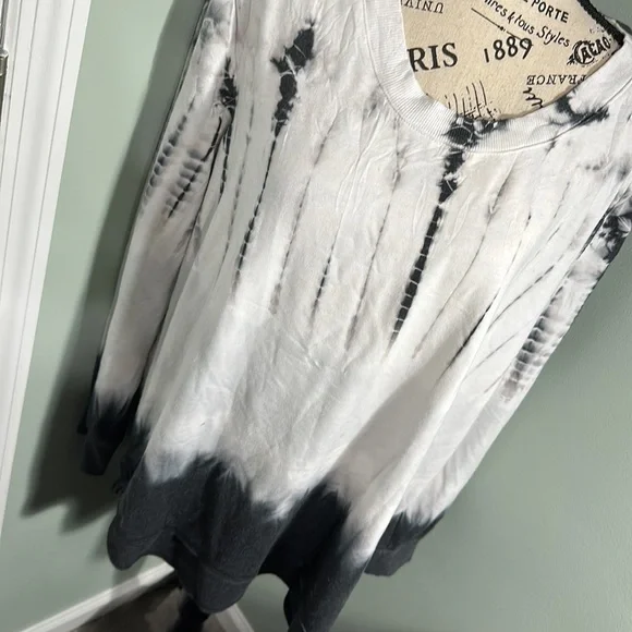 ☀️Green Tea Tie Dye Sweater - Picture 2 of 6